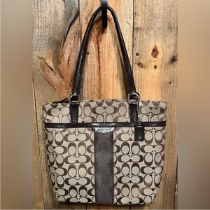 🤎EUC🤎COACH Brown Signature Tote Bag with Patent Leather.
